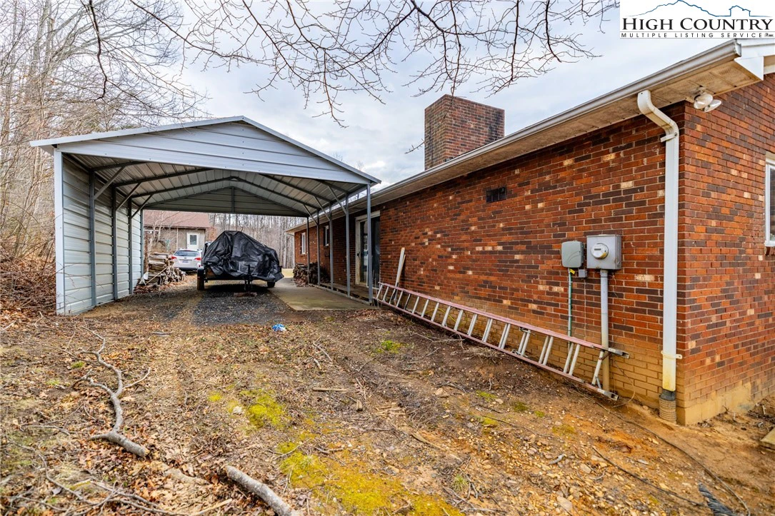 Image number 21 for the current listing