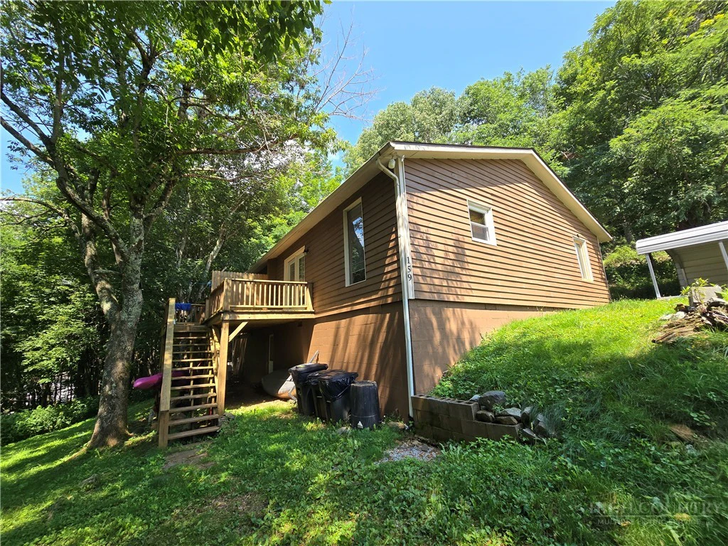 Image number 1 for the current listing
