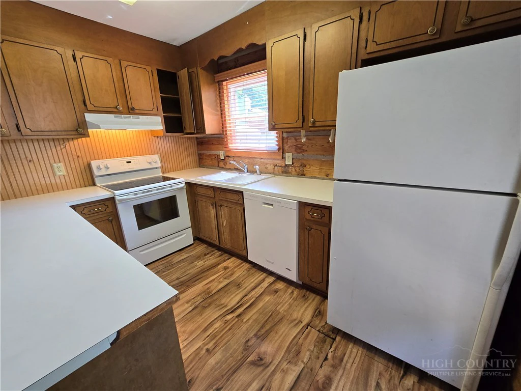 Image number 6 for the current listing