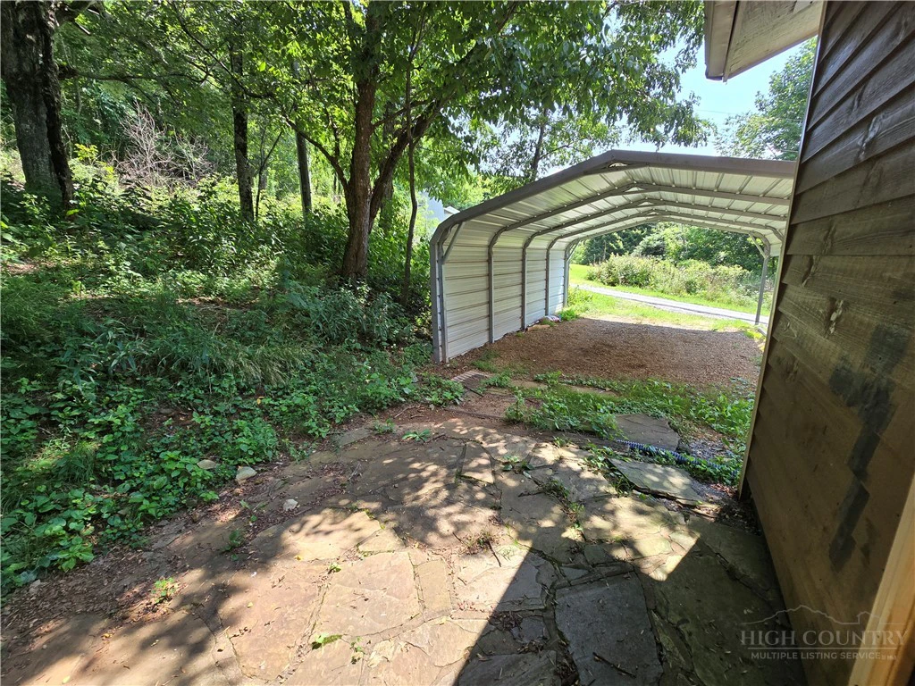 Image number 13 for the current listing