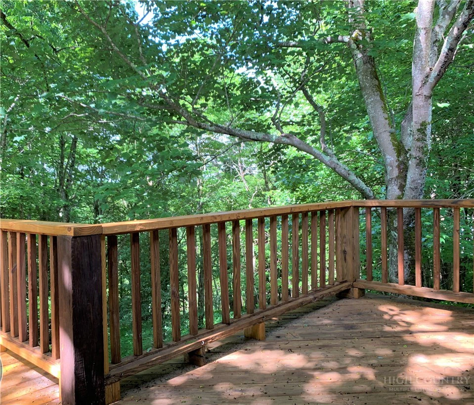 Image number 15 for the current listing