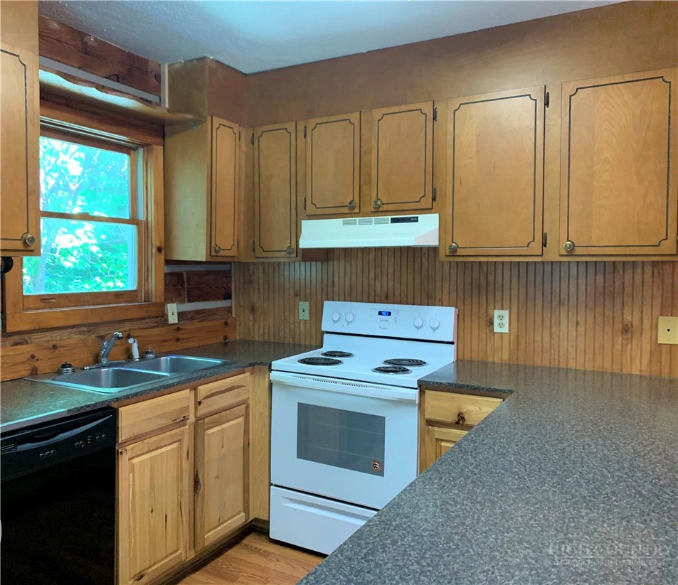 Image number 20 for the current listing