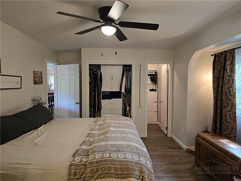 Image number 5 for the current listing