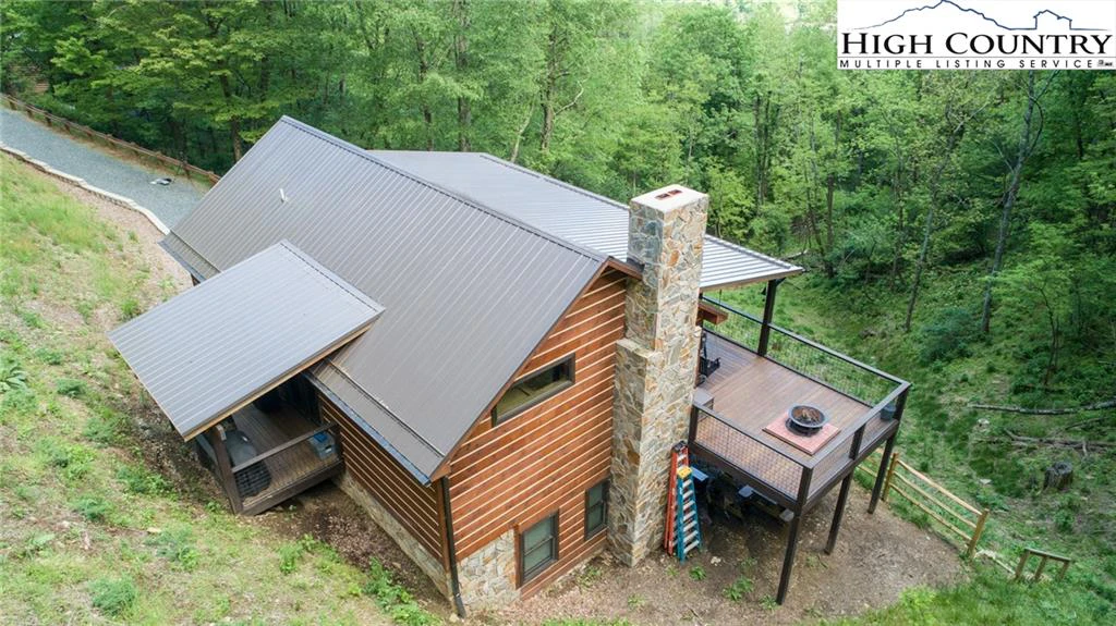 Image number 17 for the current listing
