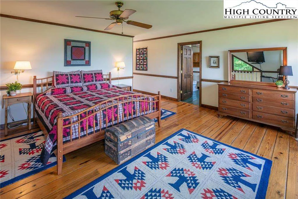 Image number 6 for the current listing