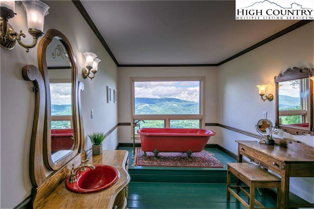 Image number 9 for the current listing