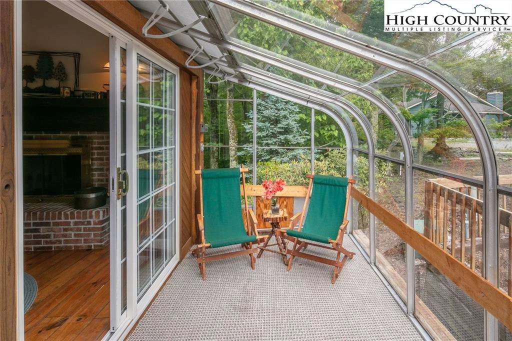 Image number 18 for the current listing