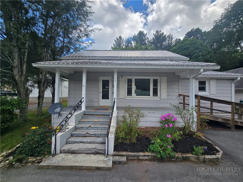Image number 2 for the current listing