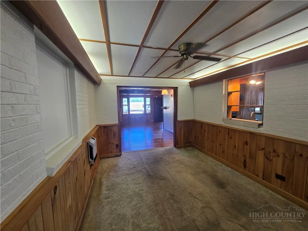 Image number 8 for the current listing
