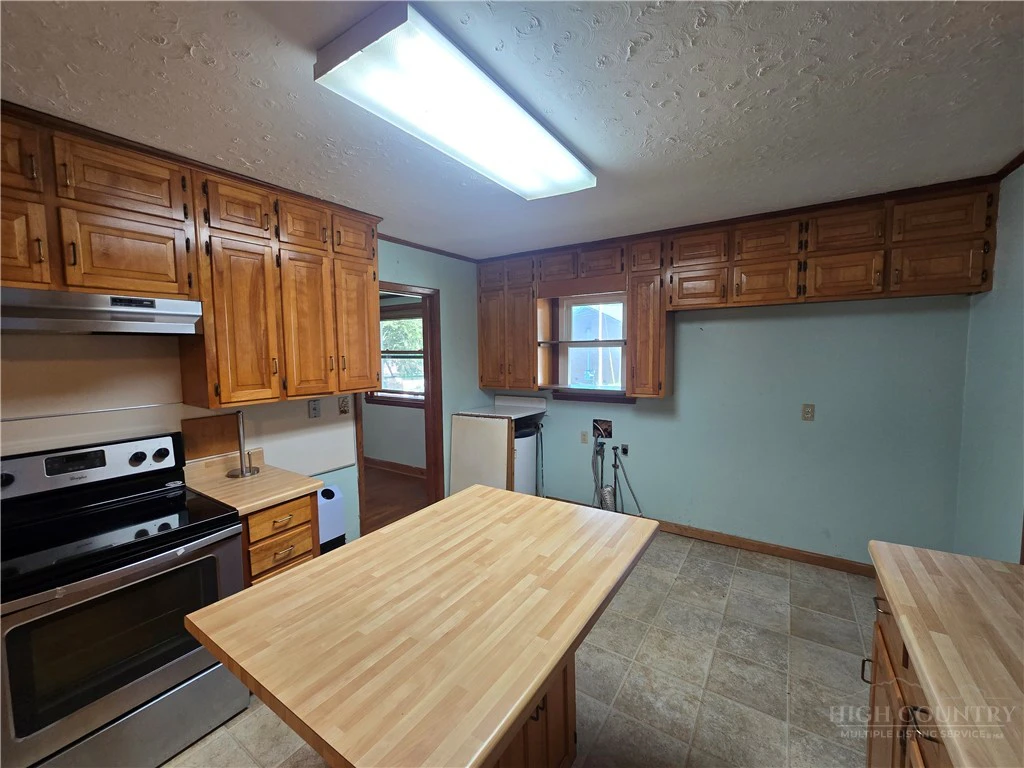 Image number 13 for the current listing