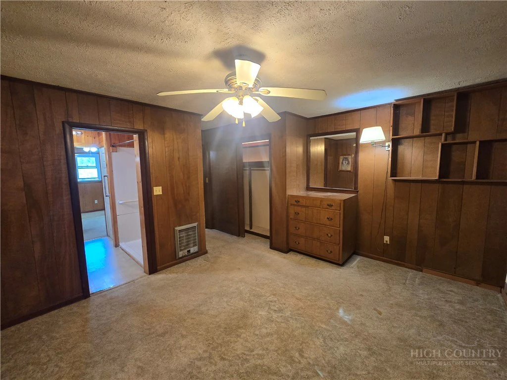 Image number 16 for the current listing