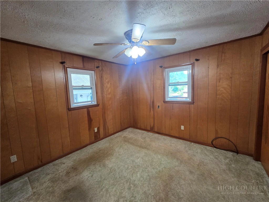 Image number 20 for the current listing