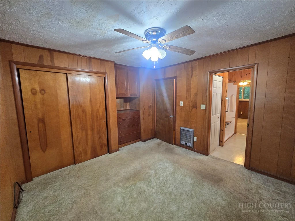 Image number 21 for the current listing