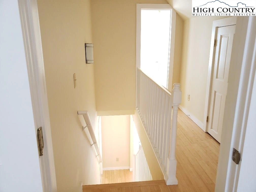 Image number 6 for the current listing