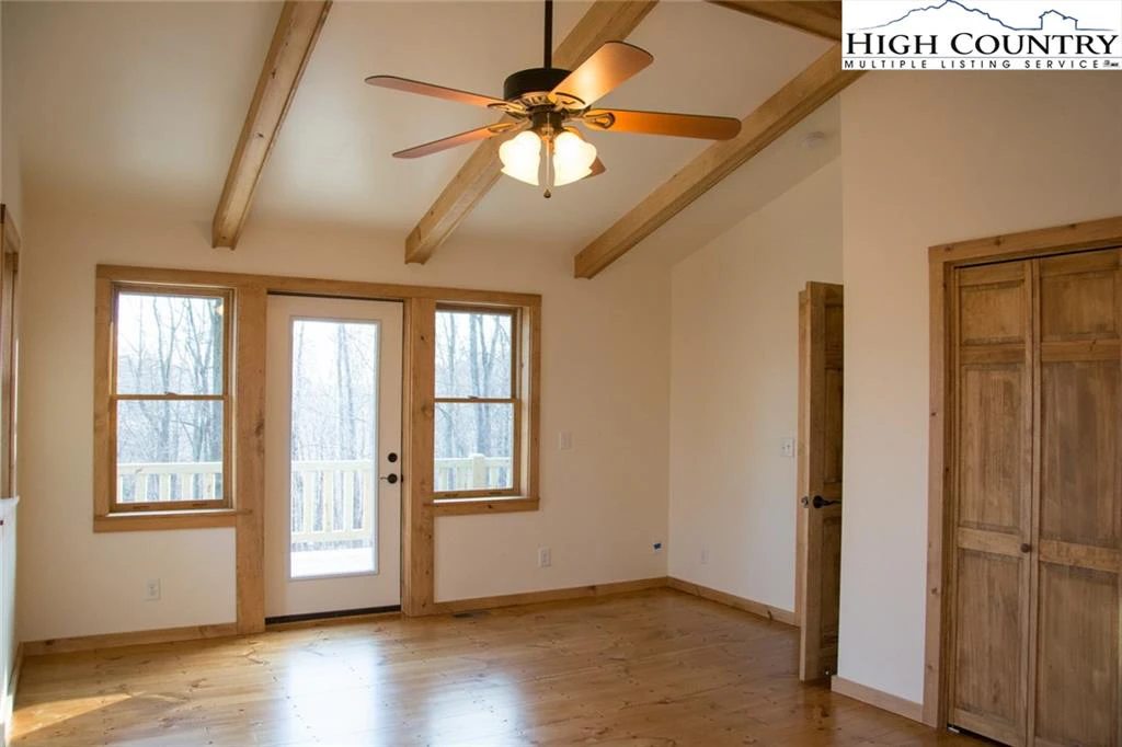 Image number 11 for the current listing