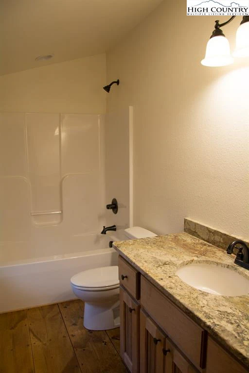 Image number 7 for the current listing