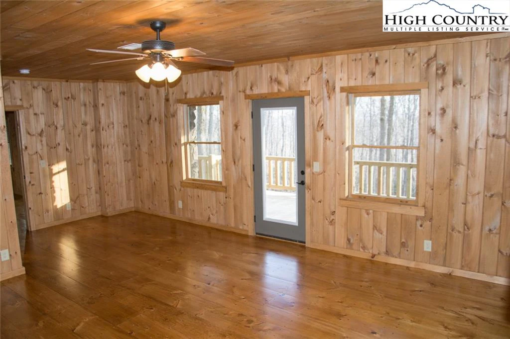 Image number 6 for the current listing