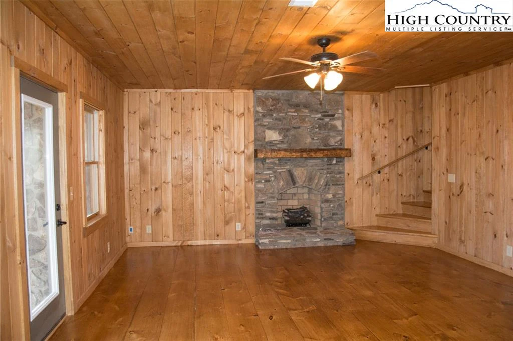 Image number 5 for the current listing