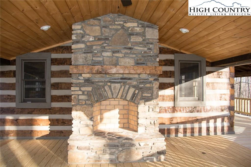 Image number 18 for the current listing