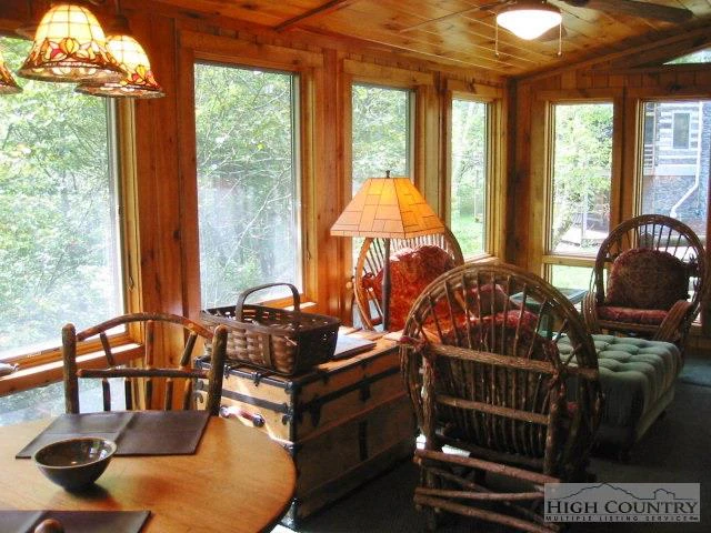 Image number 16 for the current listing