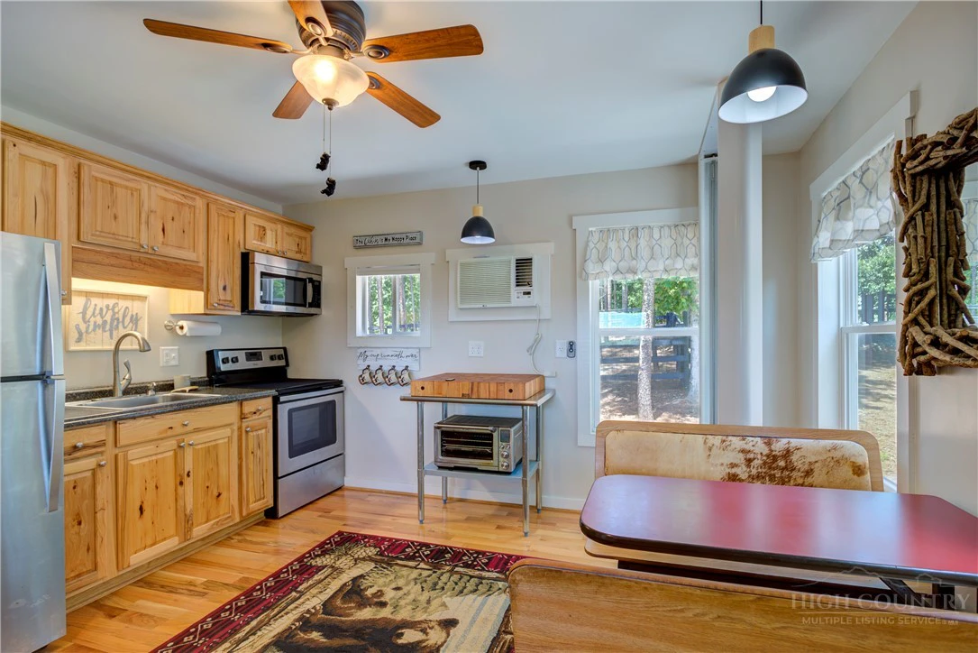 Image number 7 for the current listing