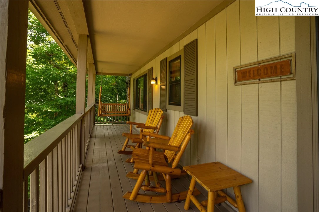 Image number 4 for the current listing