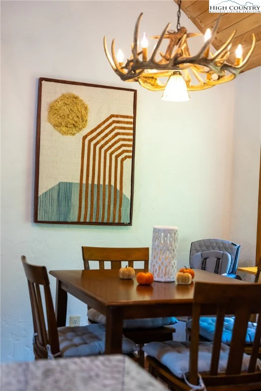 Image number 20 for the current listing