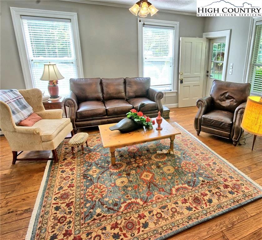 Image number 12 for the current listing