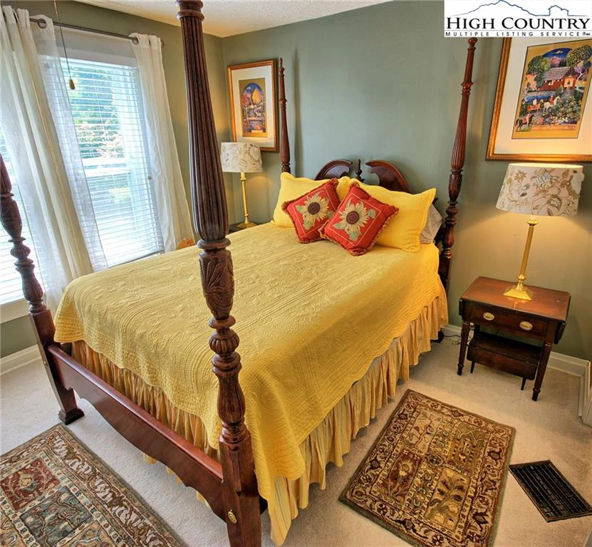 Image number 8 for the current listing