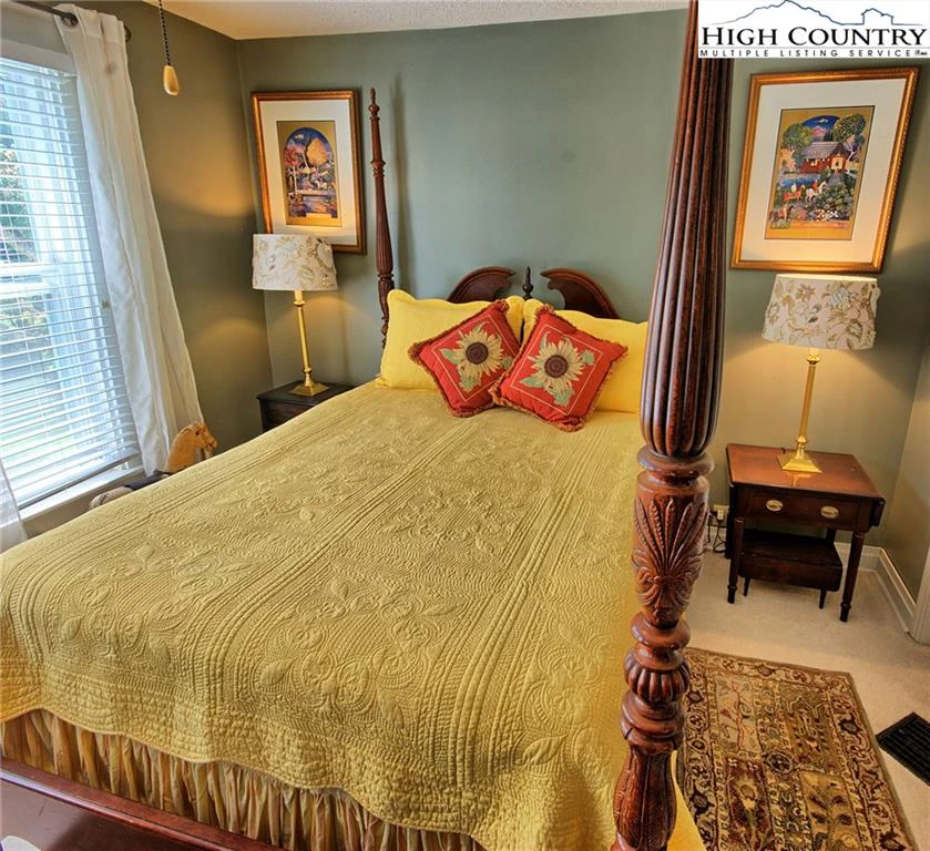 Image number 9 for the current listing