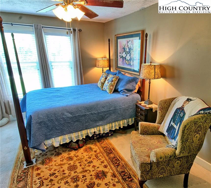 Image number 2 for the current listing