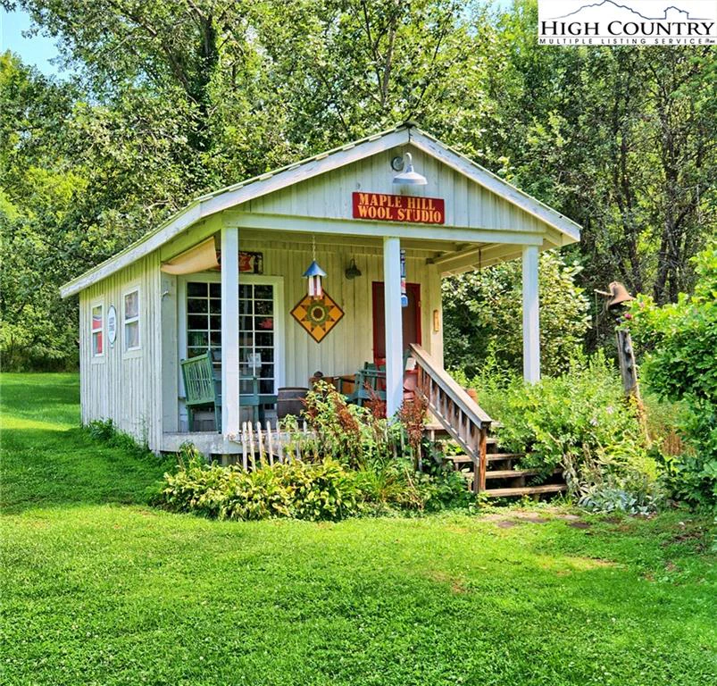 Image number 15 for the current listing