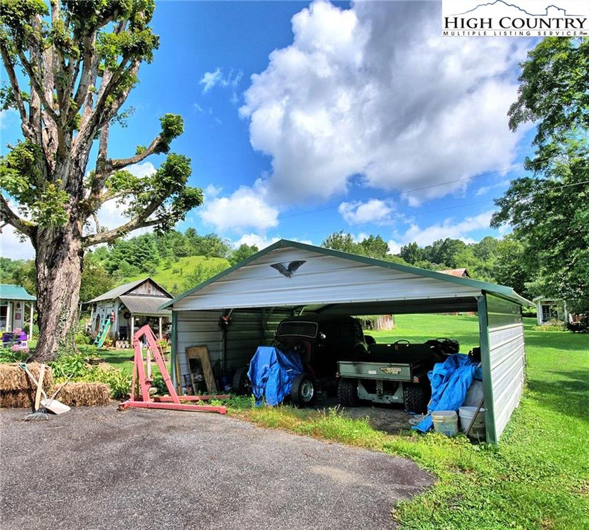 Image number 20 for the current listing
