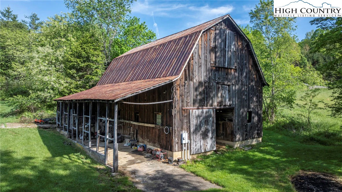 Image number 13 for the current listing