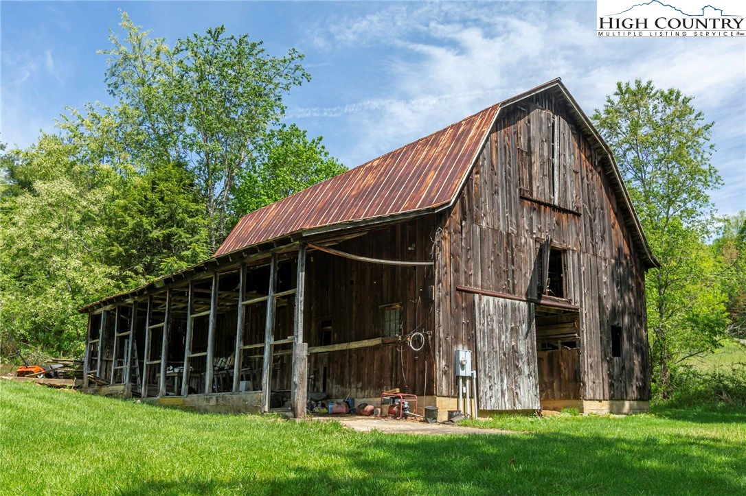 Image number 14 for the current listing