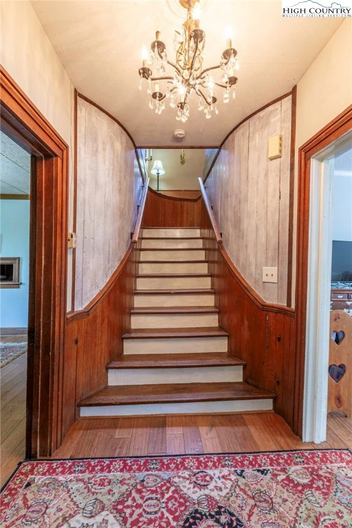 Image number 3 for the current listing