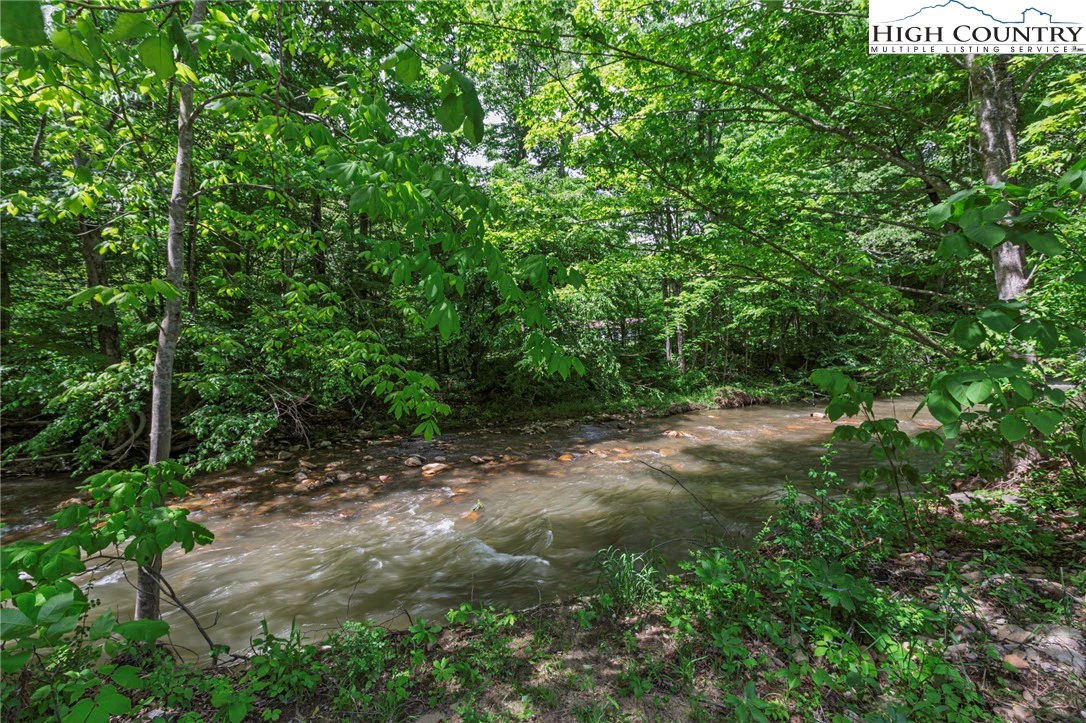Image number 21 for the current listing