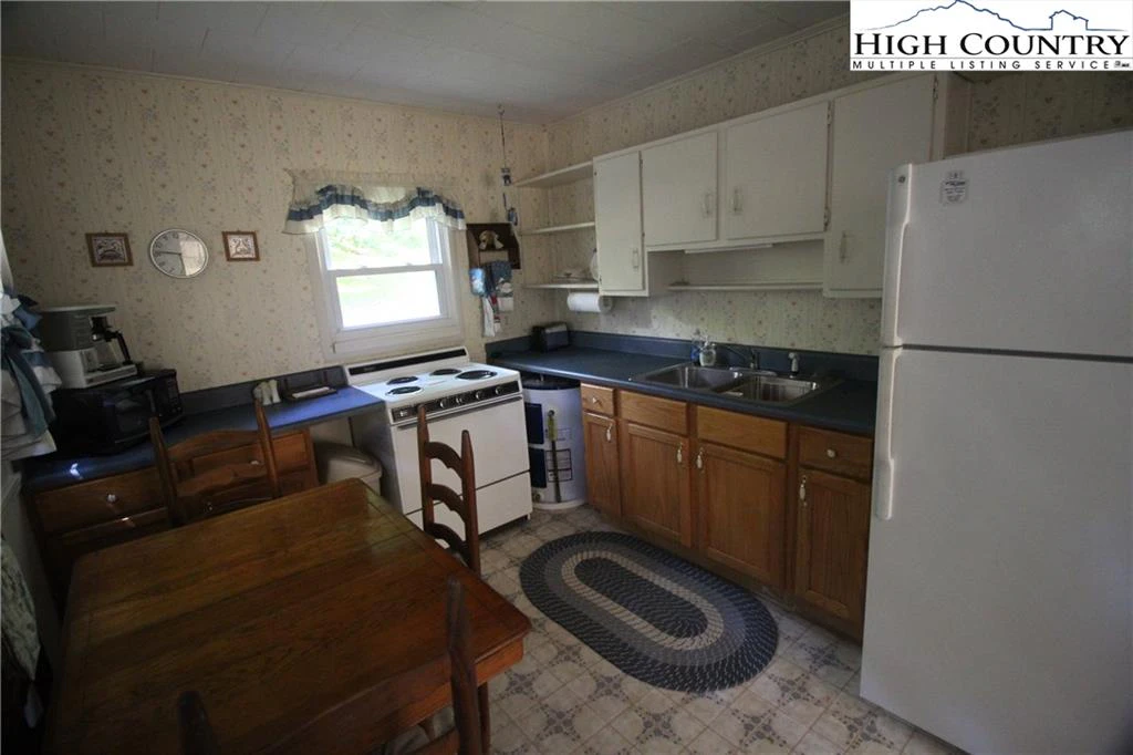Image number 6 for the current listing