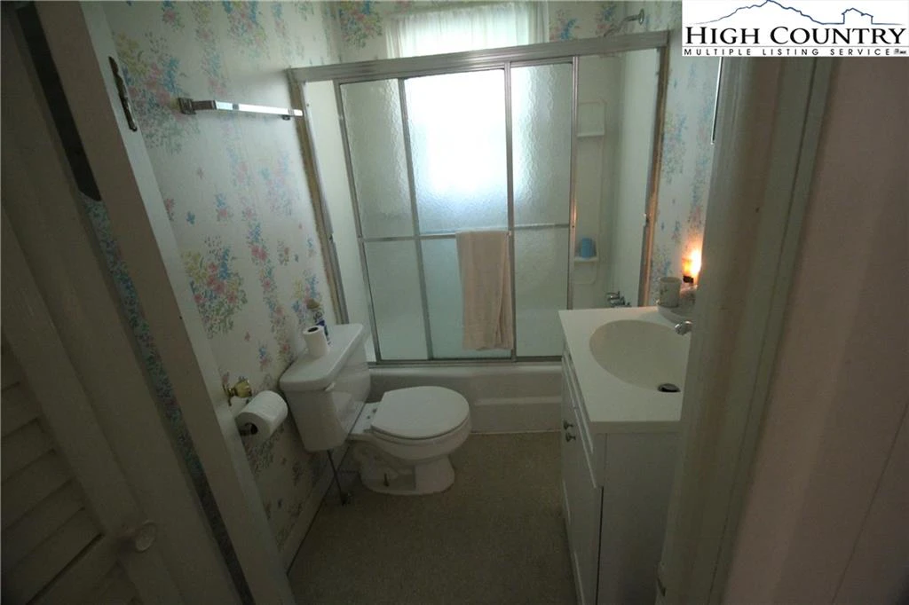 Image number 3 for the current listing