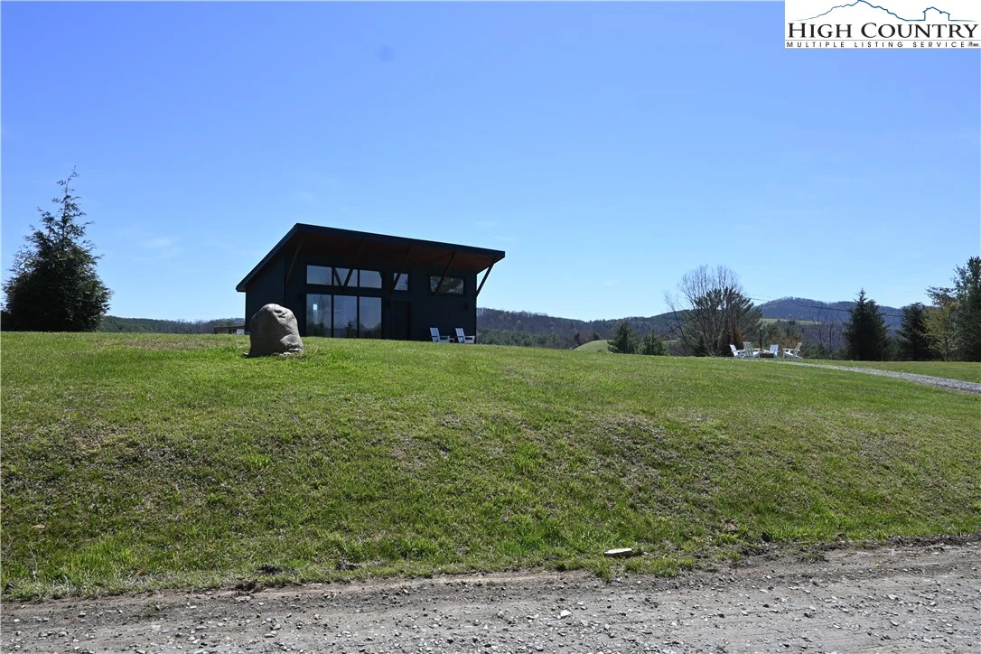 Image number 9 for the current listing