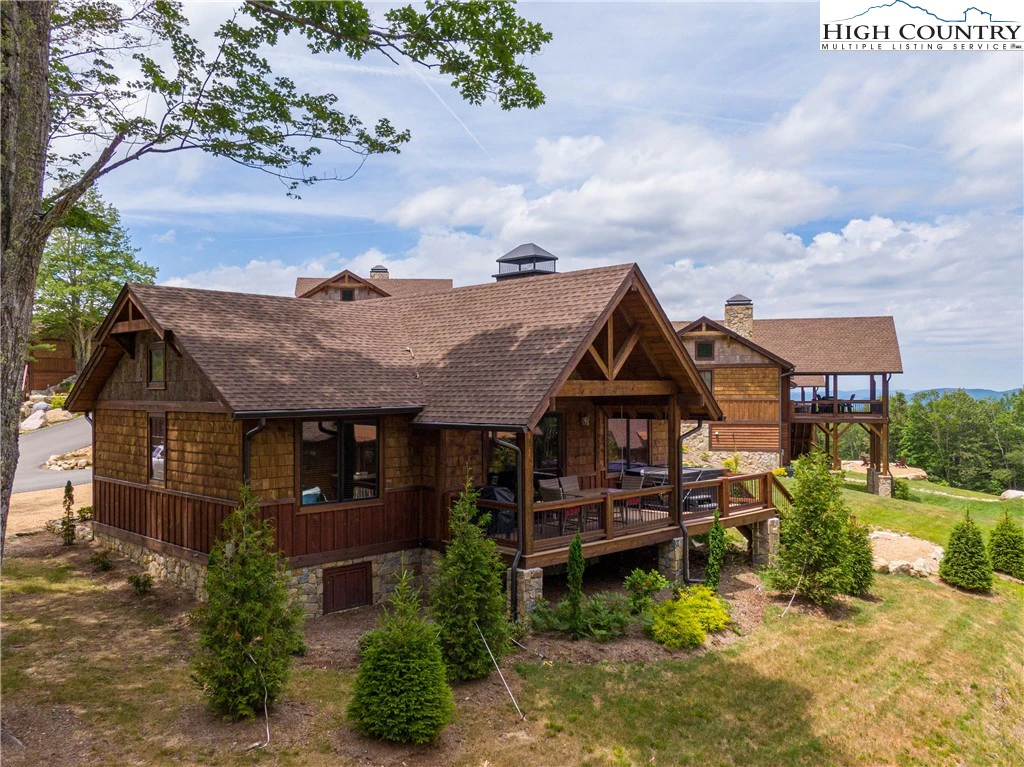 Image number 1 for the current listing