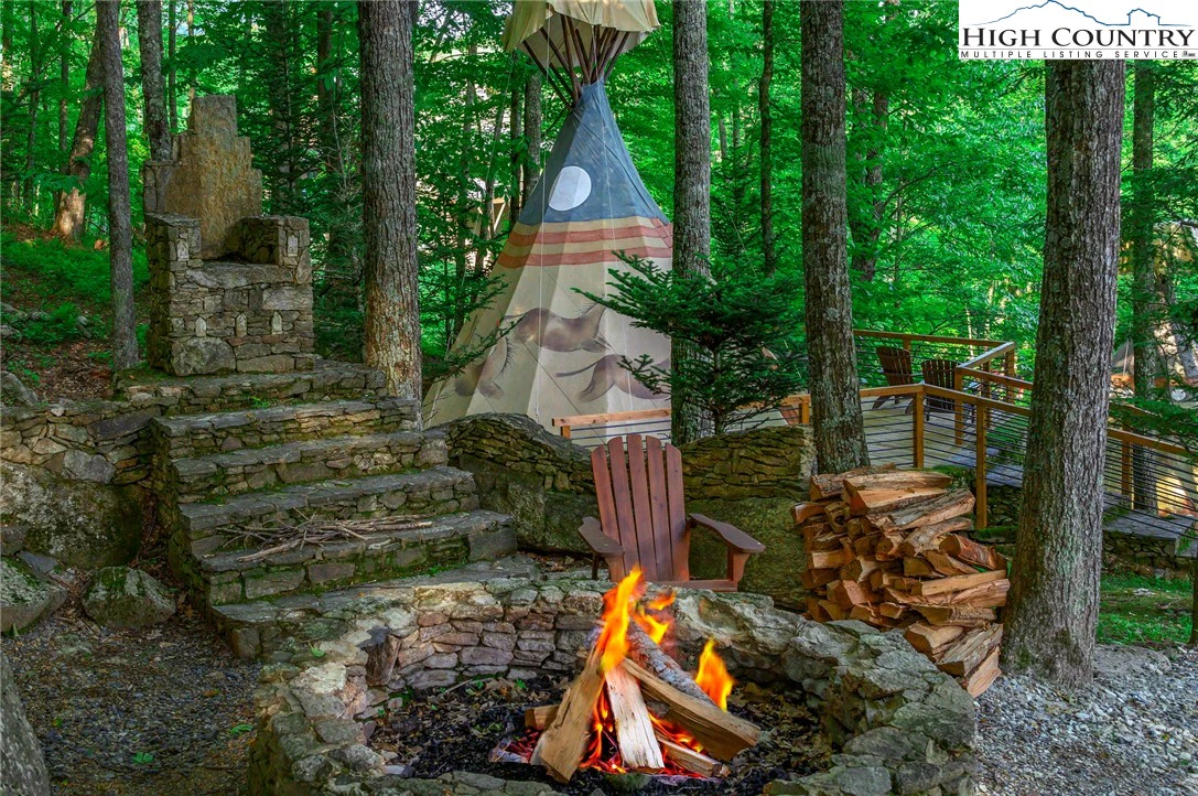 Image number 12 for the current listing
