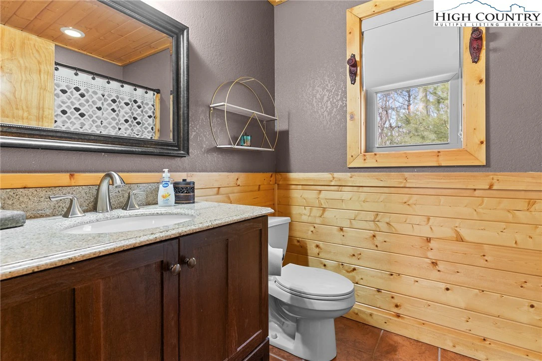 Image number 7 for the current listing