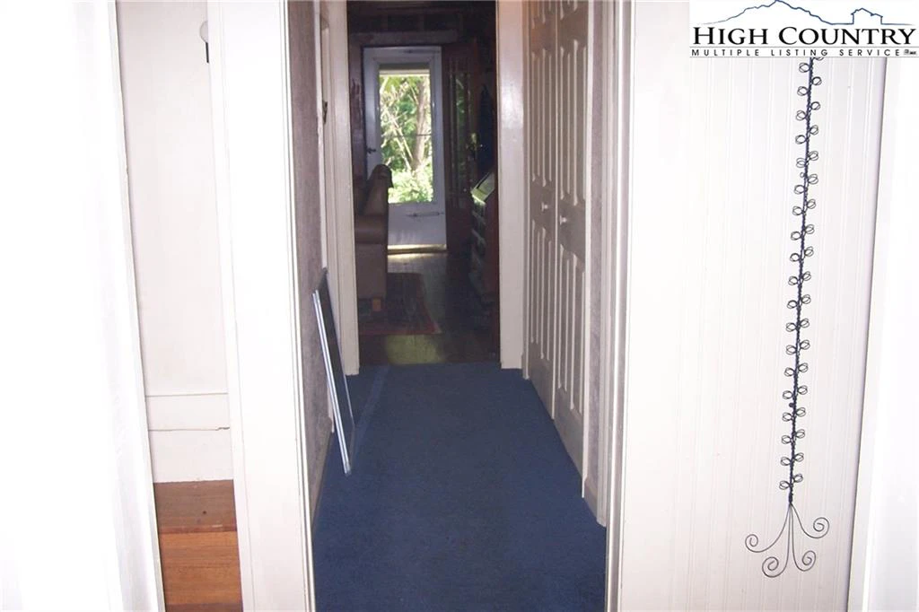 Image number 7 for the current listing