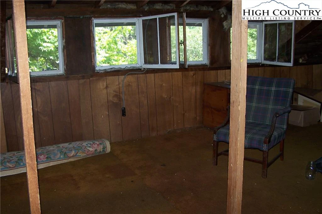 Image number 8 for the current listing