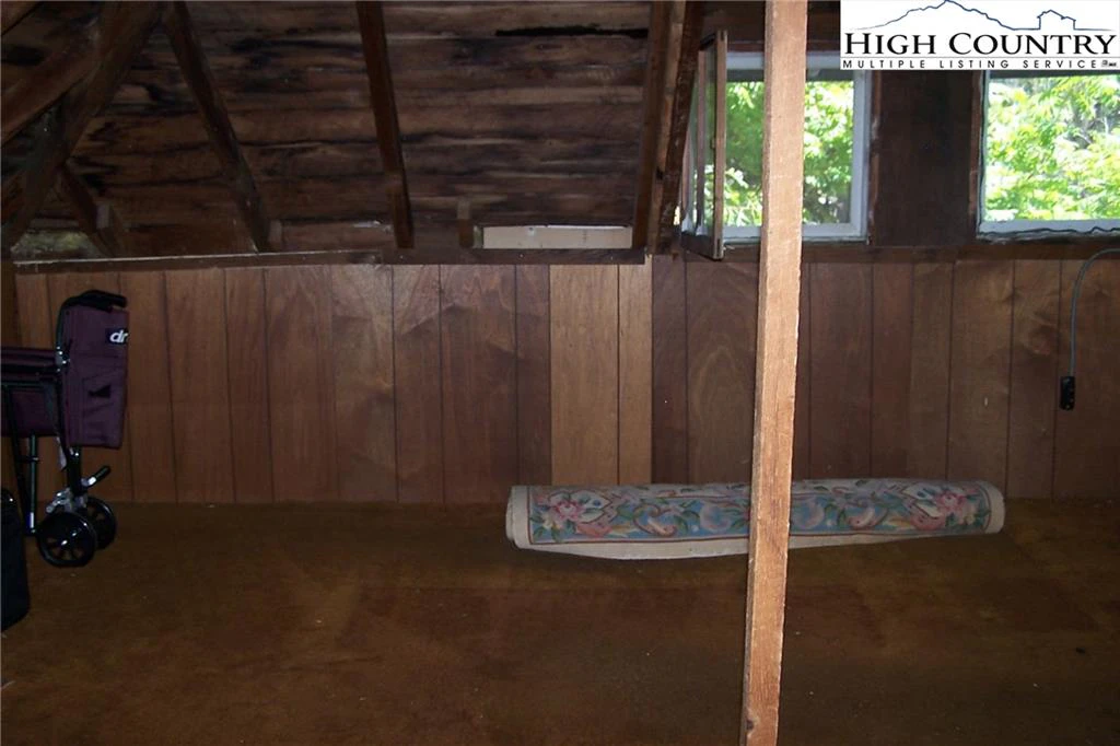 Image number 9 for the current listing
