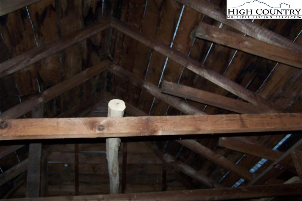 Image number 13 for the current listing