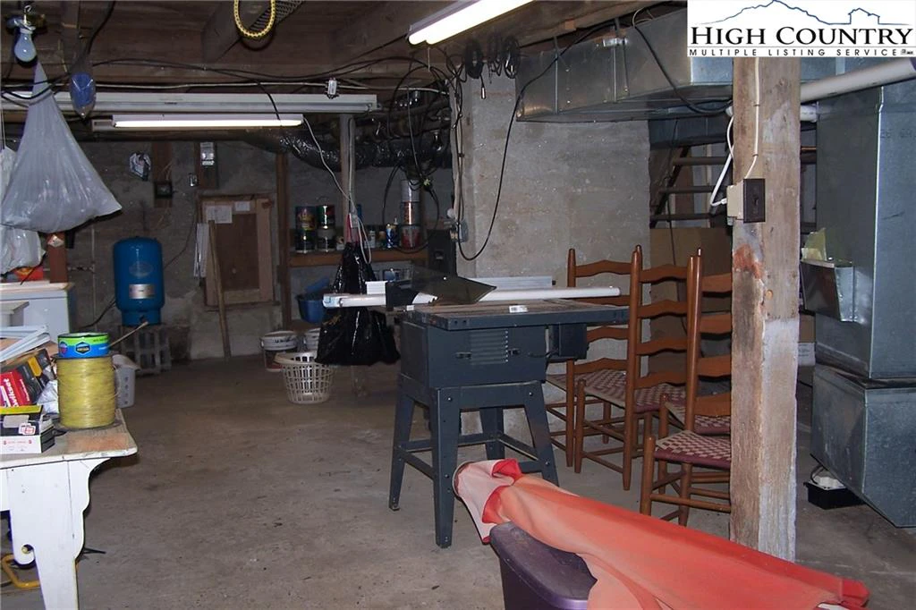 Image number 16 for the current listing