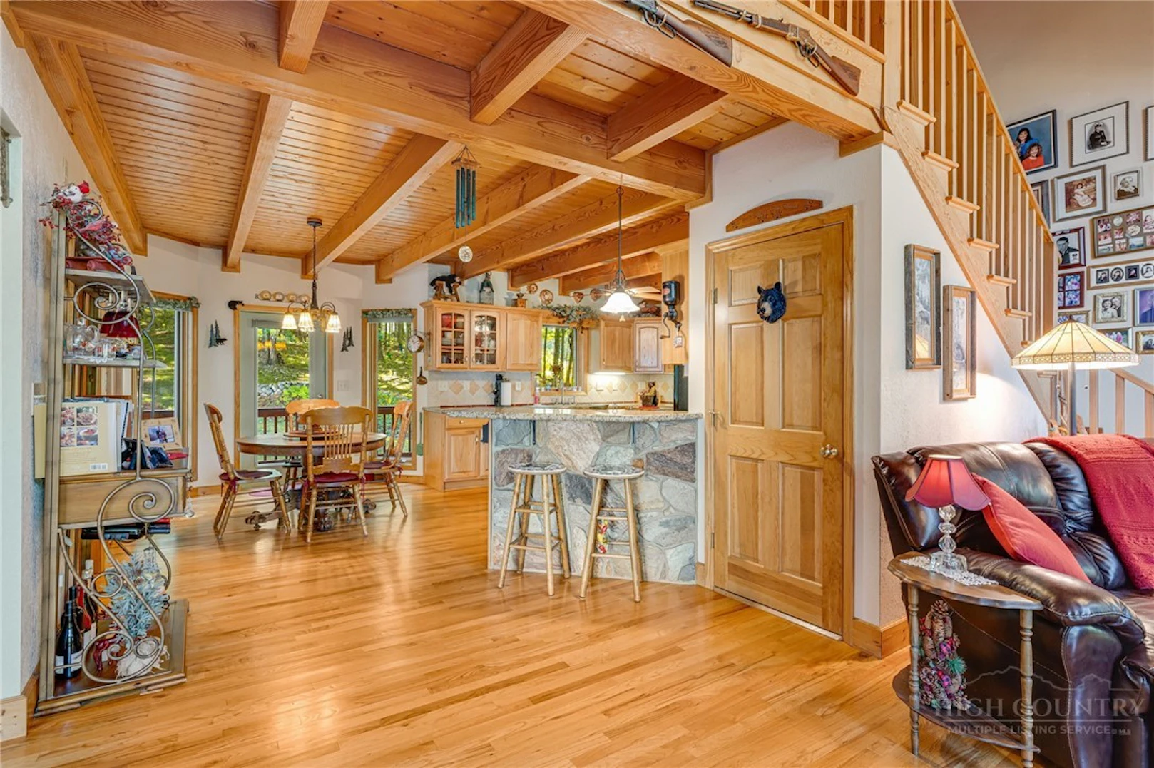 Image number 7 for the current listing