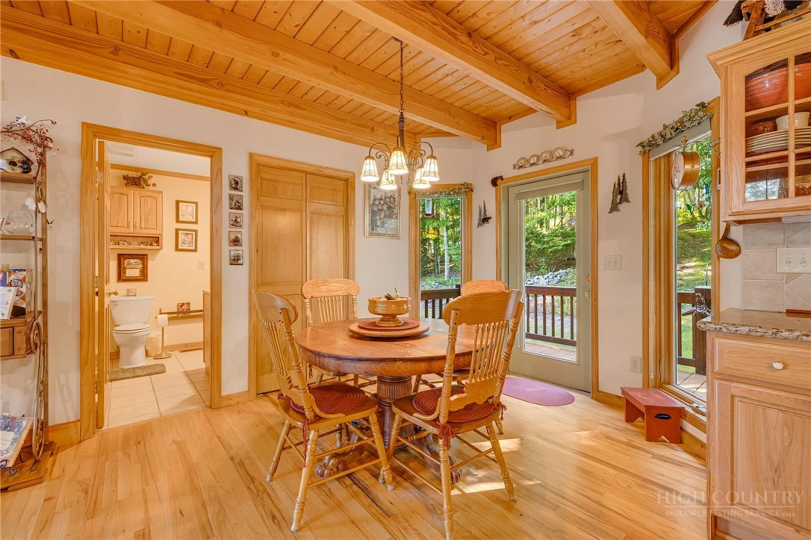 Image number 9 for the current listing